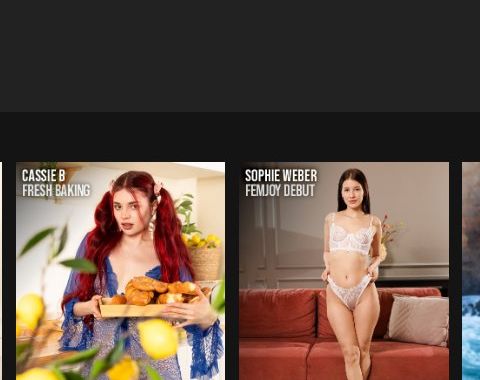 Karta ze środka siatki: okładka, tytuł, modelka i fotograf.